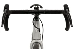 Dolan GXC Carbon Disc Gravel Bike - Shimano GRX 2x11 RX815 Di2 SE 27 Dolan GXC Carbon Disc Gravel Bike - Shimano GRX 2x11 RX815 Di2 SE -Bicycle Components Shop GXC GRX Zipp Stone Grey Bike 14